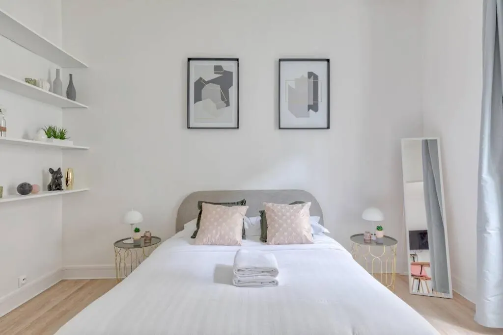Splendide Appartement 10 Min Du Parc Monceau - 4P Paříž Apartmán